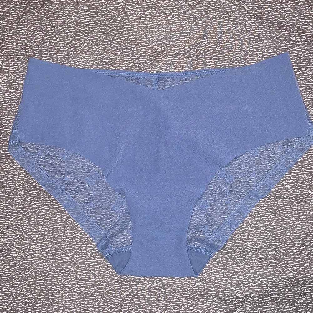 NWT Hiphugger No Show Undies by Victoria’s Secret